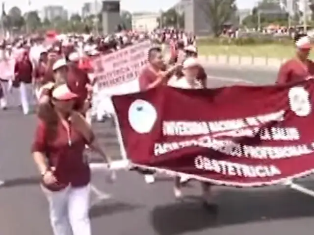 Marcha de obstetras: proyecto no las reconoce en profesión médica
