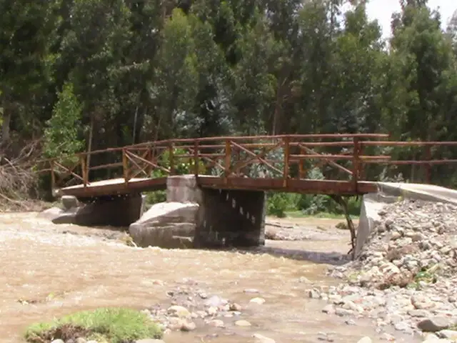 Huancayo: puente artesanal de Pucará colapsó por crecida de río Raquina