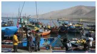 Así empezó el primer día de huelga indefinida de los pescadores artesanales