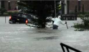 EEUU: registran personas atrapadas en autos tras lluvias torrenciales