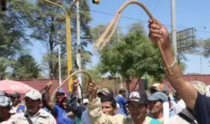 Cajamarca: ronderos castigan a latigazos a esposa de exalcalde