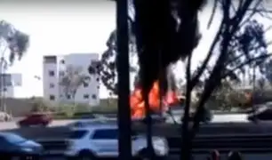 Surco: reportan explosión de bus en óvalo El Derby