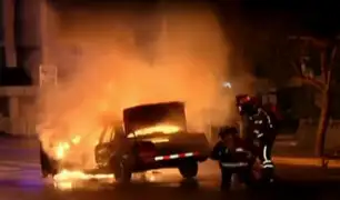Lince: auto se incendia y explota en plena avenida Arenales
