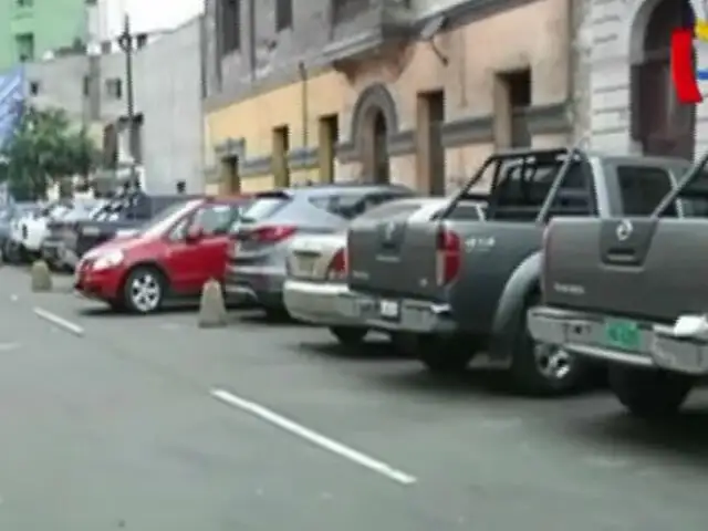 Cercado de Lima: jr. Paraguay se ha convertido en un depósito de vehículos