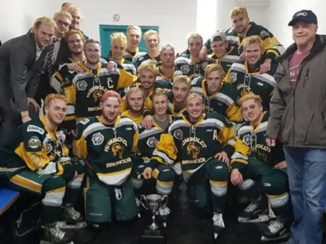 Canadá: 14 integrantes de un equipo de hockey mueren en accidente de tránsito