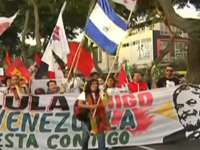 “Chavistas” marchan en Lima en respaldo de Nicolás Maduro