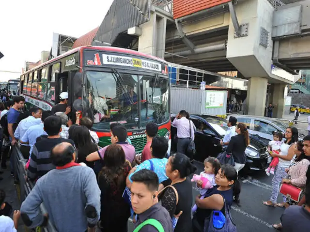 Cierre de estaciones del Metro de Lima causó caos en transporte