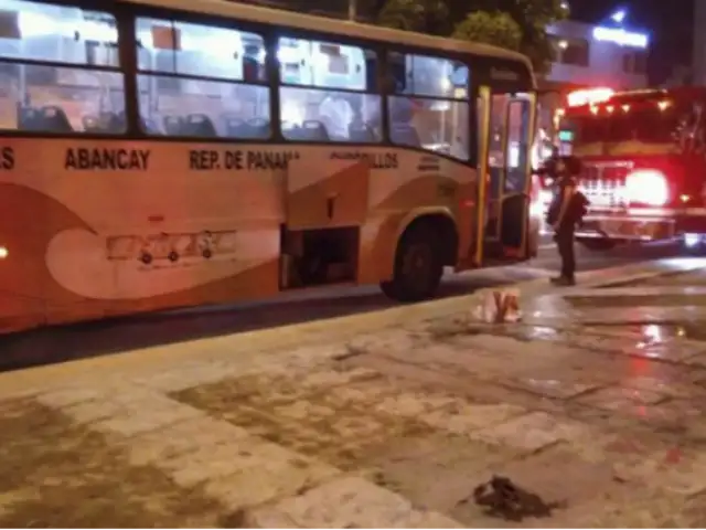 Miraflores: sujeto prende fuego a mujer en bus de transporte público