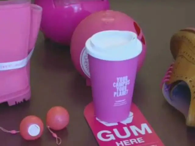 ¡Esta empresa puede hacer zapatos, tazas y recipientes con el chicle masticado! [VIDEO]