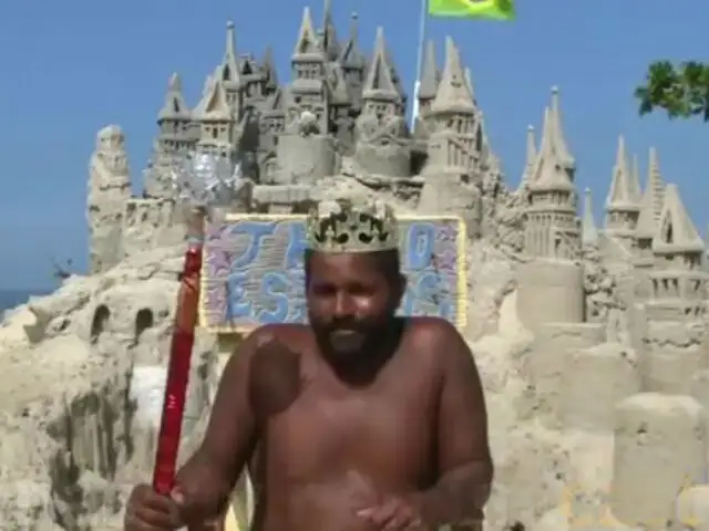 Rey de la playa: Este hombre vive hace 22 años en un castillo de arena [VIDEO]