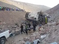 Áncash: 7 muertos y 15 heridos deja caída de bus interprovincial a abismo