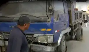 VMT: camión estacionado en plena vereda dificulta el tránsito