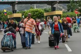 Ecuador declara emergencia migratoria ante llegada de 4200 venezolanos al día