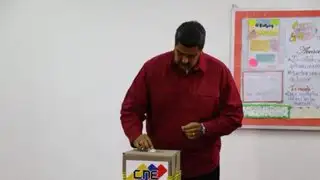 Nicolás Maduro votó muy temprano en elecciones que buscan su reelección