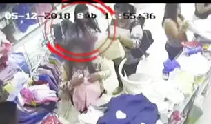 La Victoria: “tenderas” roban costosos celulares dentro de tiendas en Gamarra
