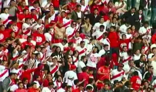 Peruanos demuestran su apoyo y amor a la 'Blanquirroja'