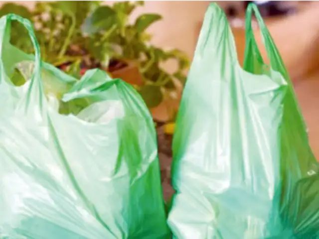 Explican impacto económico en industria del plástico por ley de uso de bolsas