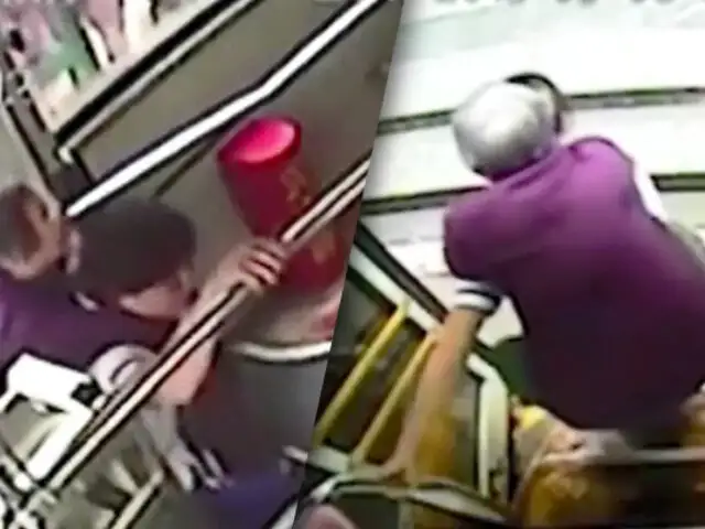 China: conductora de bus carga a una anciana para que puede subir a la unidad