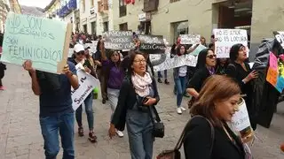 Cusco: mujeres marchan exigiendo justicia y que paren los feminicidios