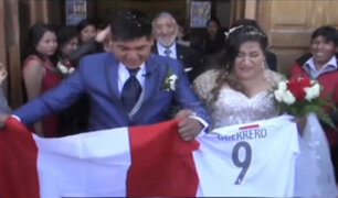 Huancayo: novios se casan con motivos mundialistas