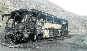 Bus que trasladaba a 40 pasajeros fue consumido por fuego