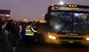 Transportistas acatan paro en Lima y Callao