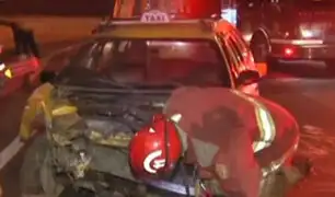 Panamericana Sur: taxista invade carril contrario y provoca cuádruple choque