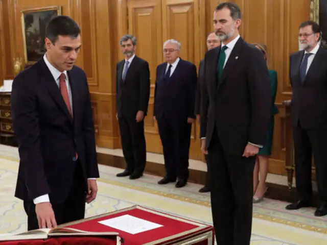 Socialista Pedro Sánchez juró como presidente del gobierno de España