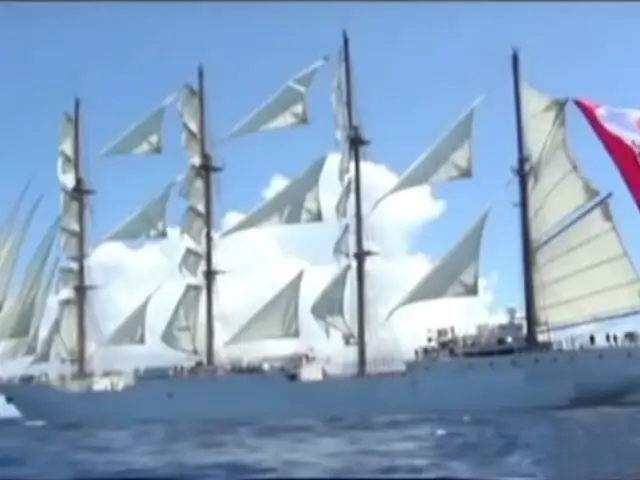 “Velas Latinoamérica”: ocho majestuosos veleros se exhiben frente a nuestras costas