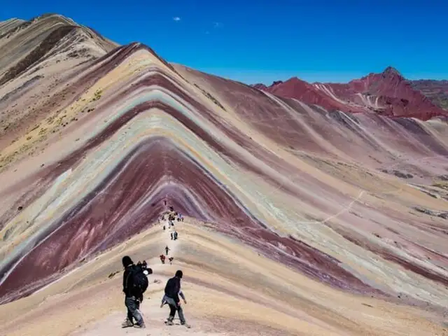 Cusco: conozca la impresionante montaña de 12 colores