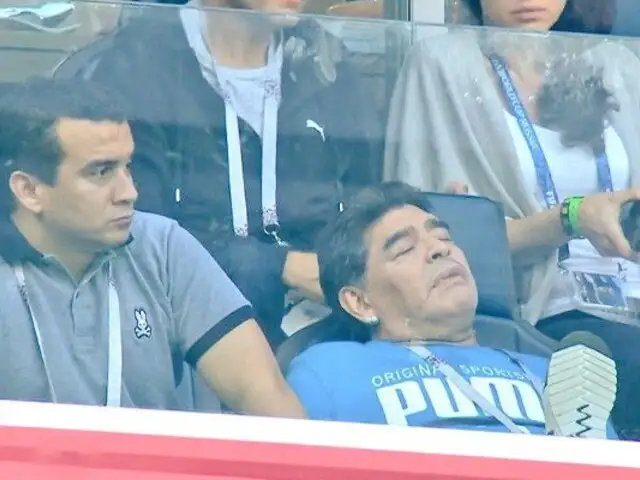 ¡En pleno partido! Maradona se durmió después del gol de Messi