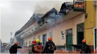 Incendio consume casona del centro histórico de la ciudad de Trujillo
