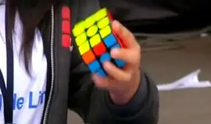En busca de la felicidad: el mágico cubo de Rubik
