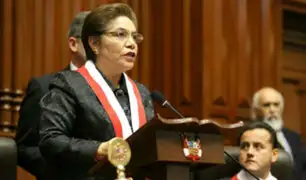 Luz Salgado contestó en el Pleno a Daniel Salaverry sobre "contrataciones irregulares"