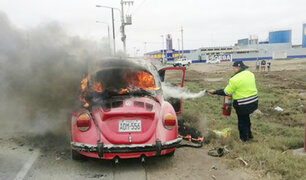 Chimbote: auto se incendia en la carretera Panamericana Norte