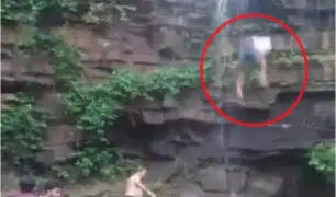 India: hombre cae de cascada por intentar tomarse selfie