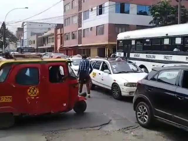 SJM: registran tráfico infernal en avenida Vargas Machuca