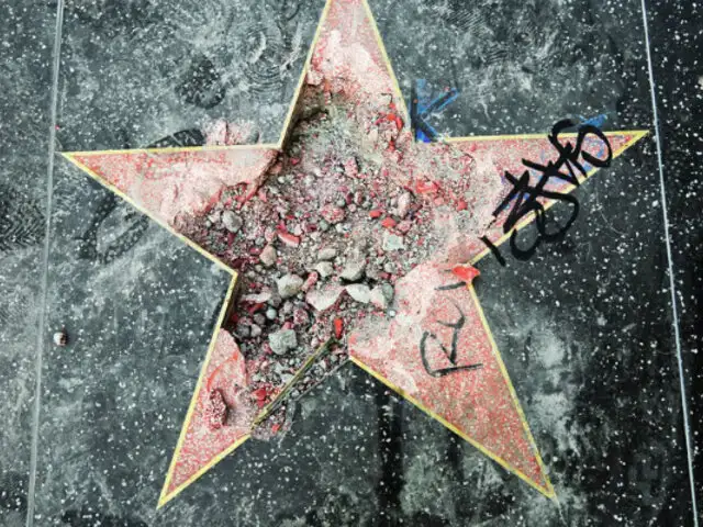 Destrozan estrella de Donald Trump en Paseo de la Fama de Hollywood