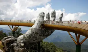 Vietnam: Cientos de turistas visitan 'Puente de Oro'