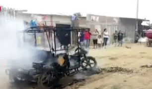 Tumbes: vecinos queman mototaxi que había sido usado para robar