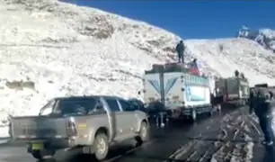 Nevada cubre de blanco zona de Ticlio e interrumpe tránsito