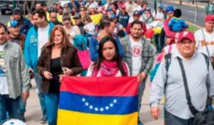 Cien venezolanos regresan a su país en avión pagado por Maduro