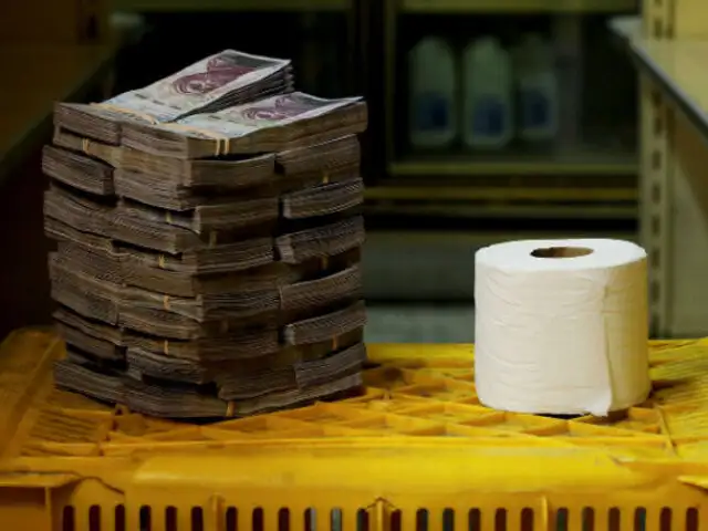 Venezuela: Los alucinantes precios de la canasta básica en torres de billetes [FOTOS]