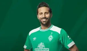 Claudio Pizarro anota dos goles en amistoso con Bremen