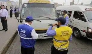 Vehículos circulan por calles de Lima con millonarias deudas por papeletas de tránsito