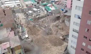VIDEO: captan instante en que se produce un derrumbe dentro de un condominio en Surco
