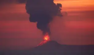 Indonesia: mire la impresionante erupción del volcán Anak Krakatoa