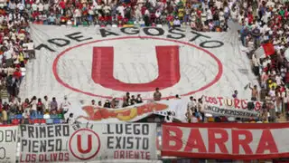 Barristas de Universitario llegan a Campo Mar para hablar con  jugadores