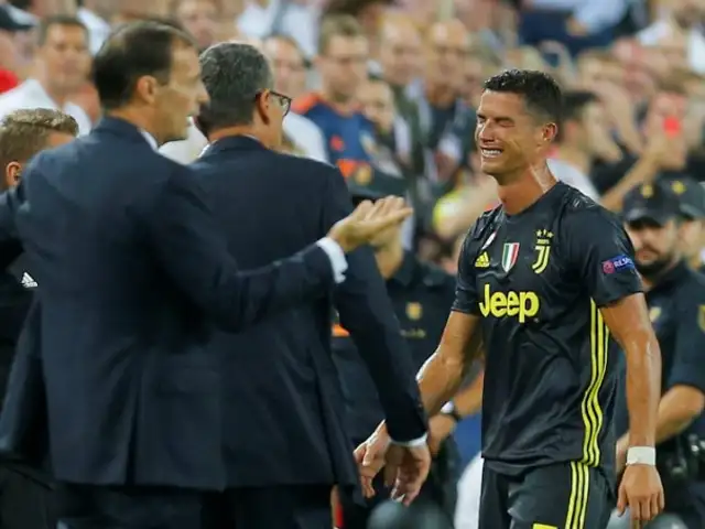 Cristiano Ronaldo abandona el campo llorando tras primera expulsión en la Champions League