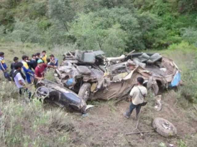 Se incrementa a 23 el número de muertos tras despiste de bus en Cusco